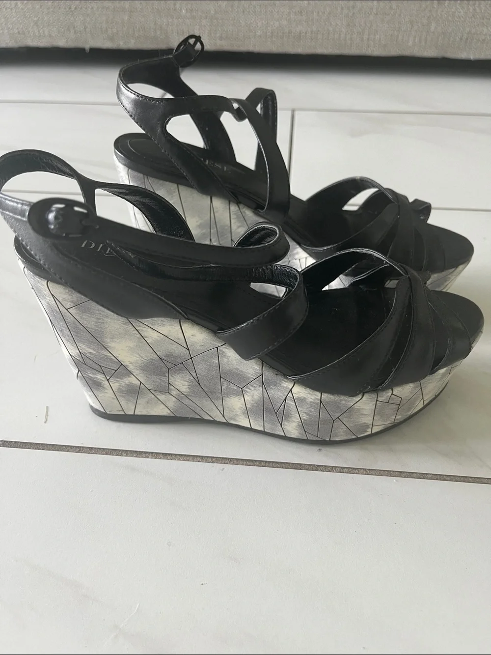 Diverse Black Strappy Platform Sandals